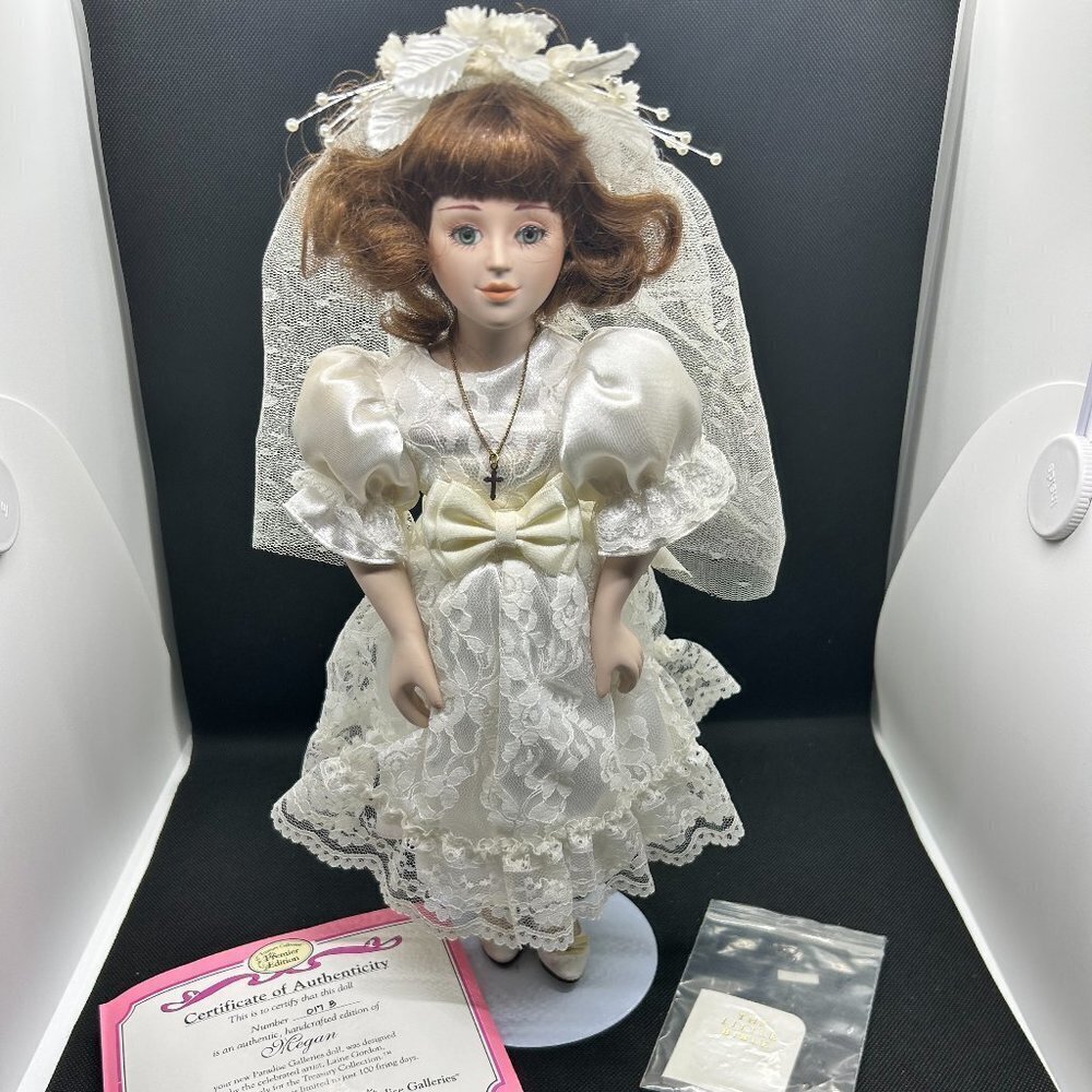 Paradise Galleries "Megan" collectors porcelein dol